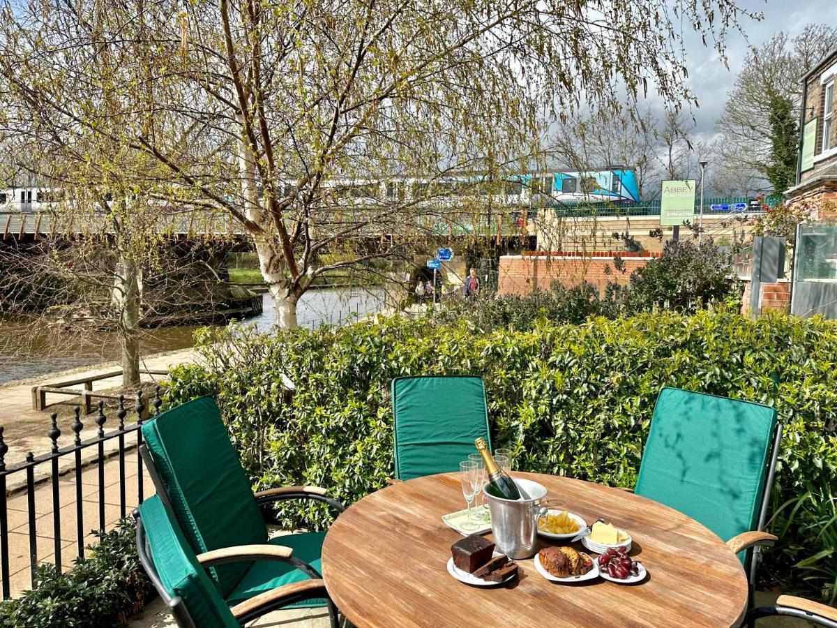 Riverside House - With Parking Йорк Екстериор снимка